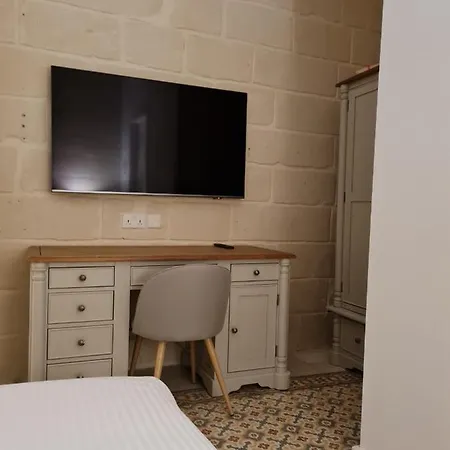 Apartment Typical Maltese Maisonette In St.julians