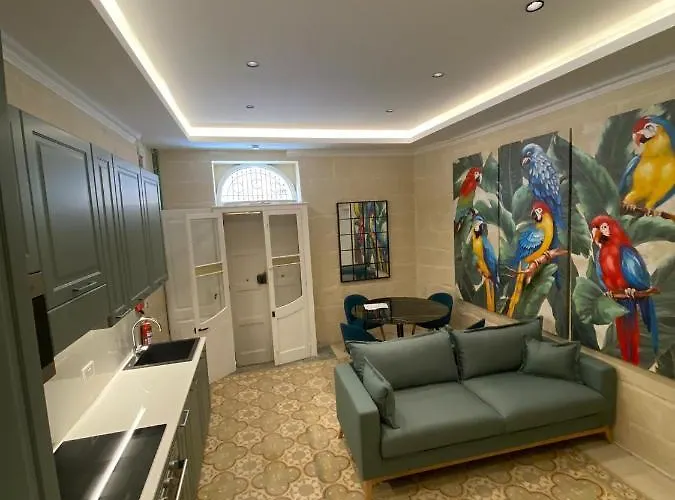 Typical Maltese Maisonette In St.julians سانت جوليان