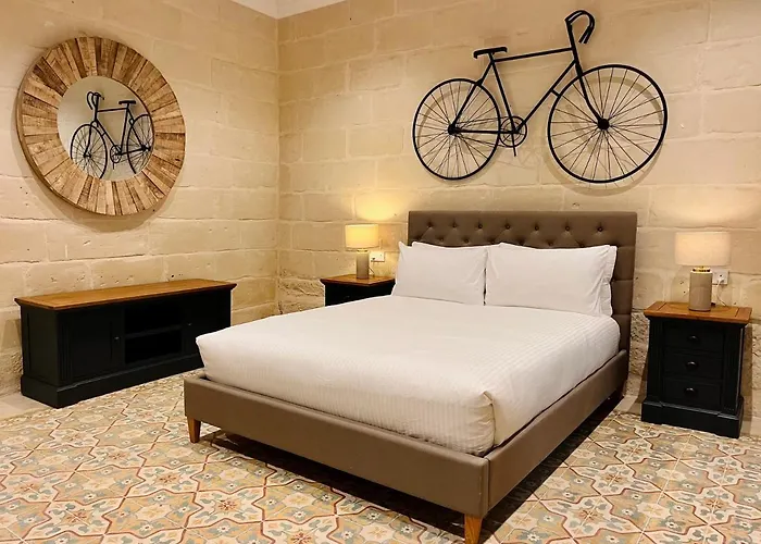Typical Maltese Maisonette In St.julians * سانت جوليان
