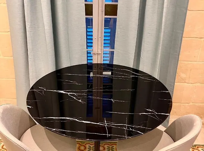 شقة Typical Maltese Maisonette In St.julians سانت جوليان