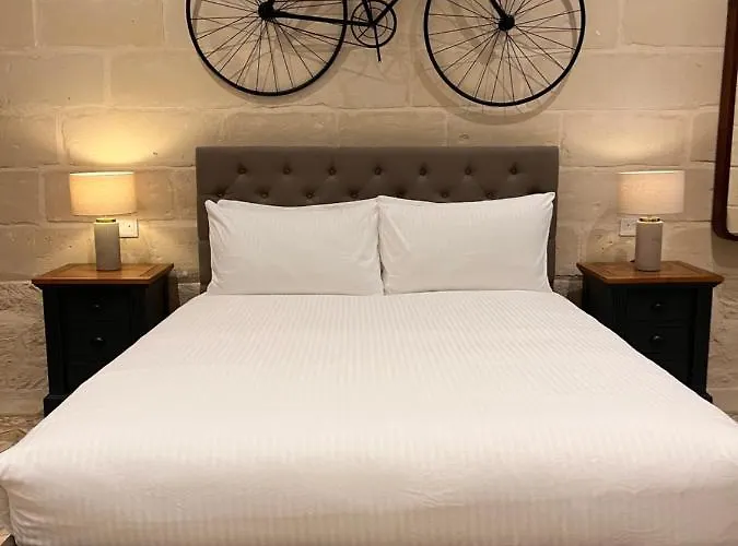 Typical Maltese Maisonette In St.julians * سانت جوليان